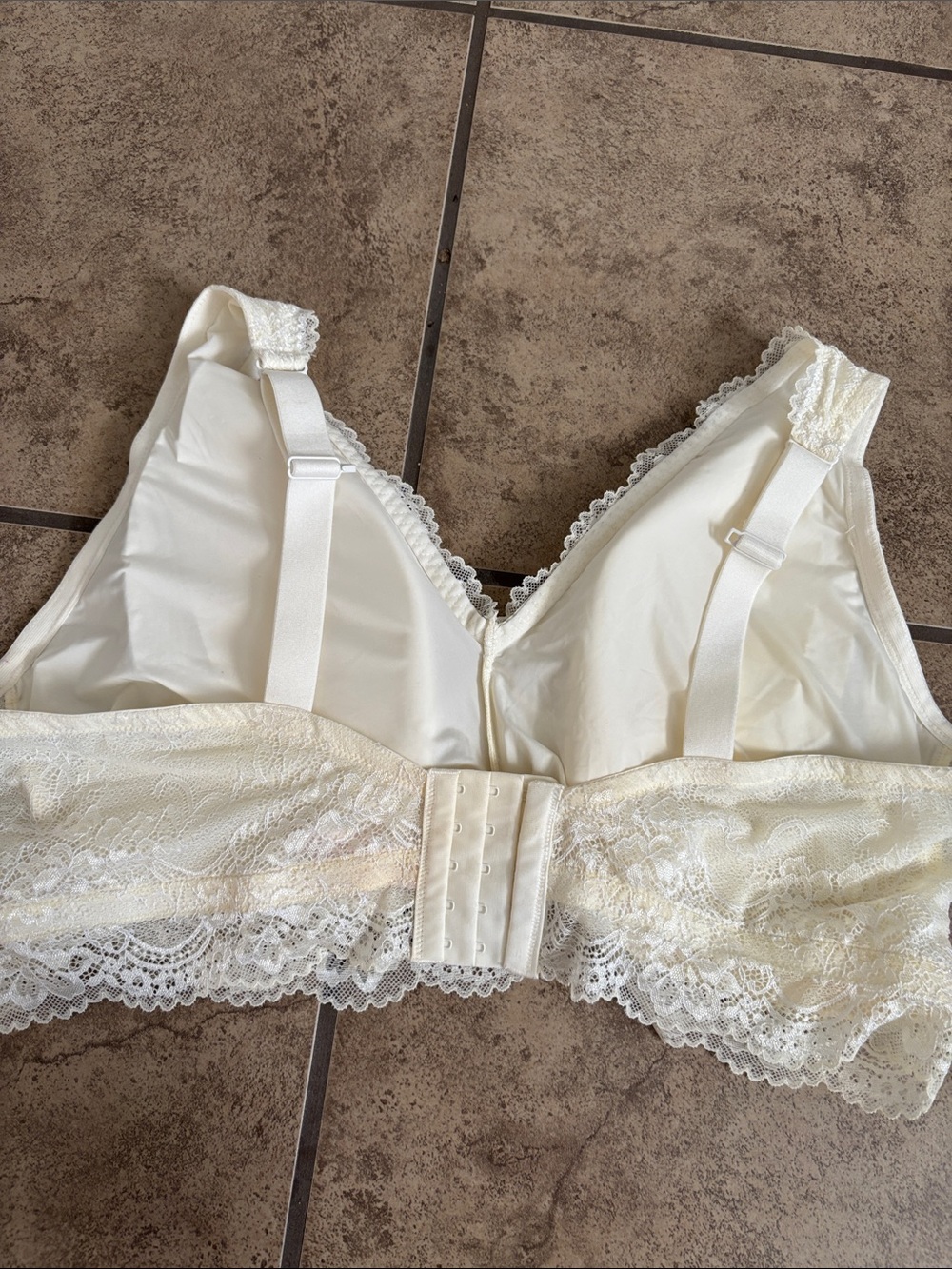 Secret Treasures 4X Lace Bra - Picture 2 of 5